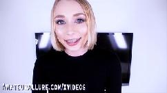 Atena pode mostrar suas cinturas enquanto chupa e foda