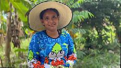 Uma camponesa inocente é fodida em troca de algumas galinhas