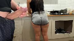 Isso é oque acontece se contratar uma empregada latina em sua casa