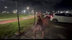 Eu e minha amiga deu a buceta no pelo pra vÁrios machos desconhecidos no meio da rua com todo mundo olhando