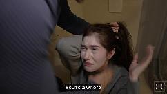 Ele descobriu a verdade e agora está me disciplinando como uma vadia