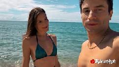Vlog de férias minha esposa fica de topless e me dá um boquete furtivo na praia